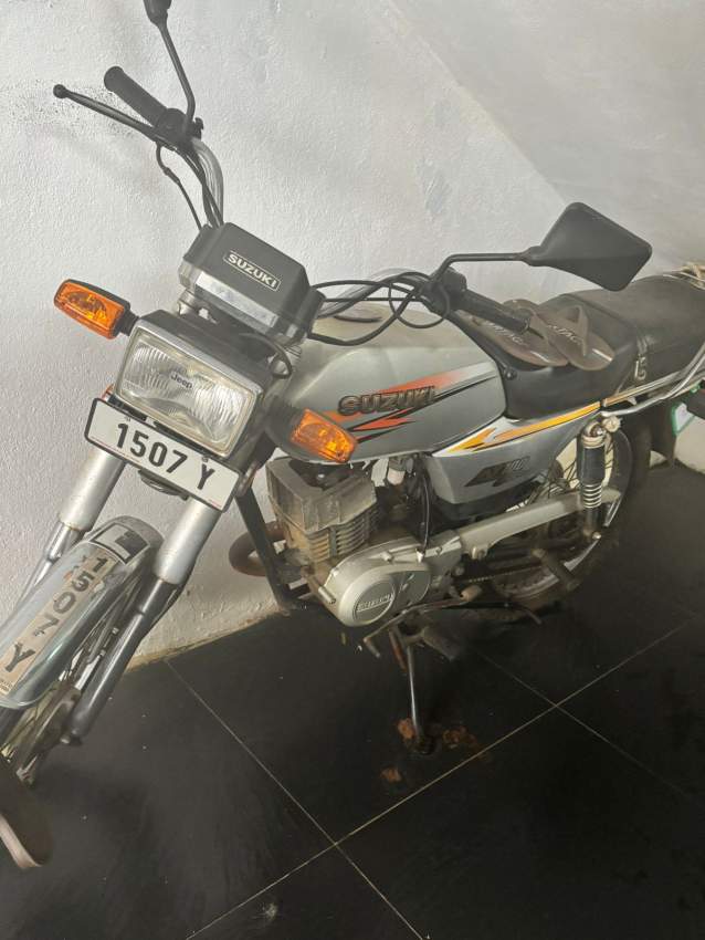 Suzuki AX 100