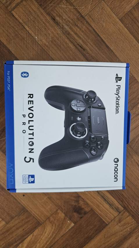 Nacon Revolution 5 Pro