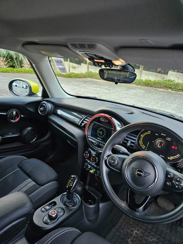 Mini Cooper SE 2020 – 100% Electric - 5 - Family Cars  on Aster Vender