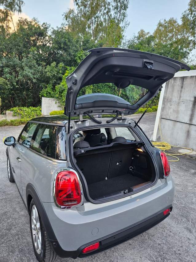 Mini Cooper SE 2020 – 100% Electric - 2 - Family Cars  on Aster Vender