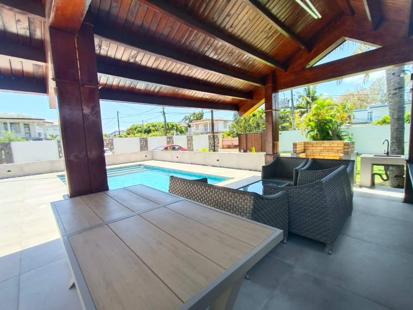 Beautiful Renovated Villa for Rent in Pereybere - 2 - Villas  on Aster Vender