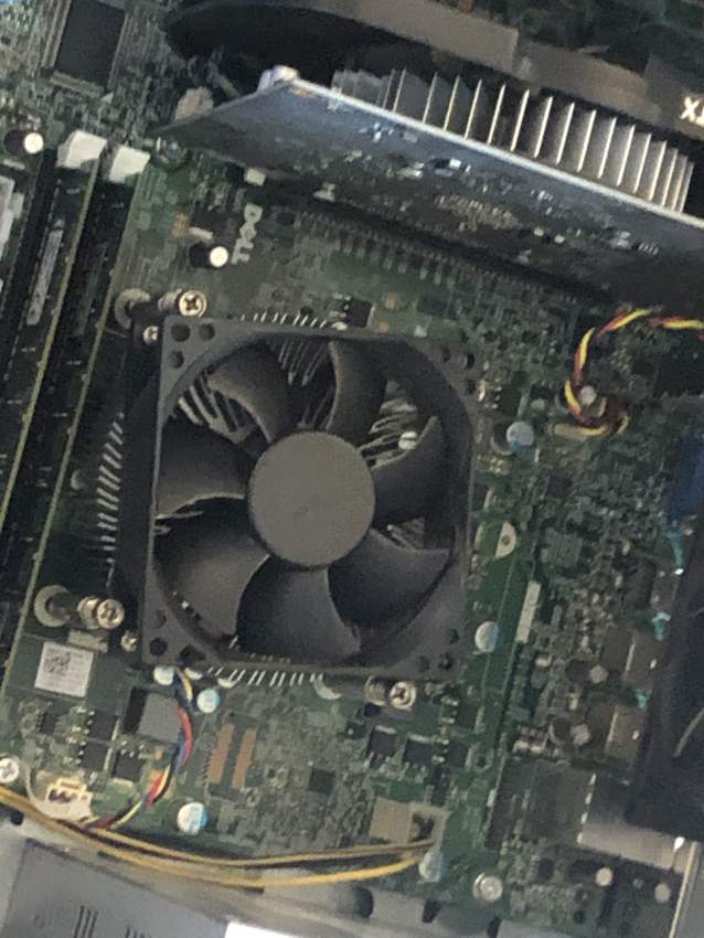 DELL OPTITEX 3020 ET ECRAN LENOVO 32 POUCES/81,28 cm