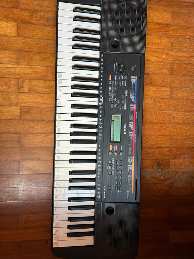 YAMAHA PSR-E263 - 3 - Electronic piano  on Aster Vender