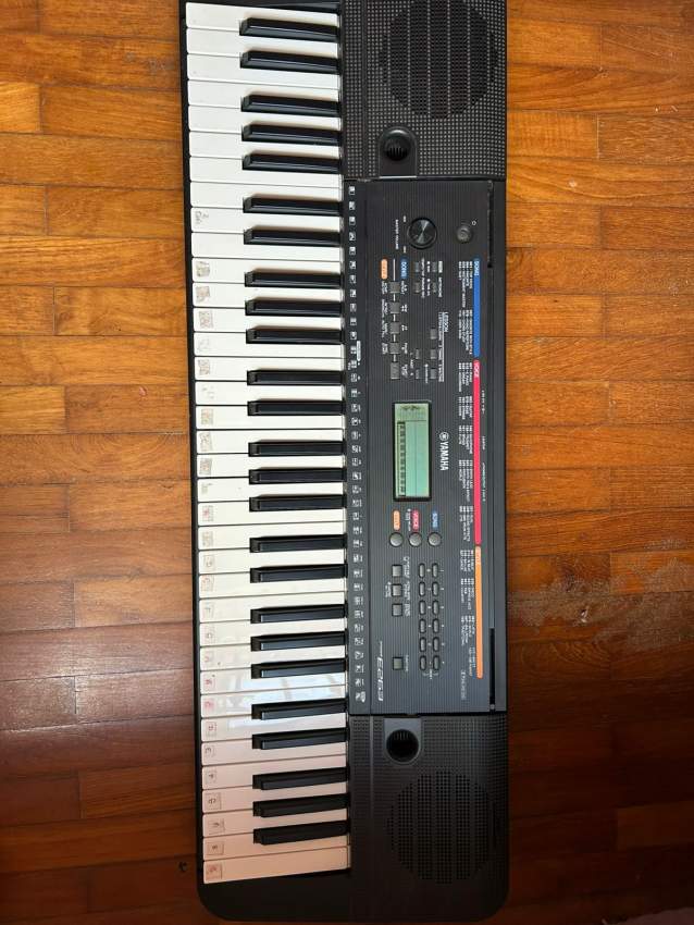 YAMAHA PSR-E263 - 2 - Electronic piano  on Aster Vender