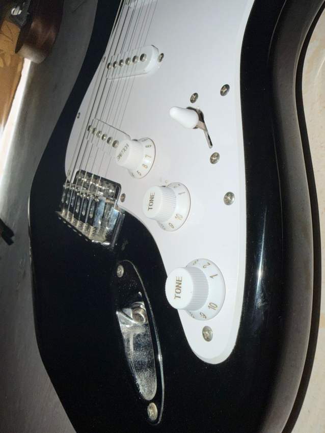 Fender guitar - 2 - Electric guitar  on Aster Vender