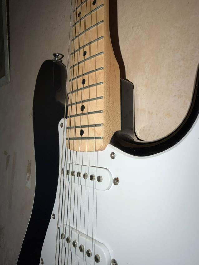 Fender guitar - 4 - Electric guitar  on Aster Vender