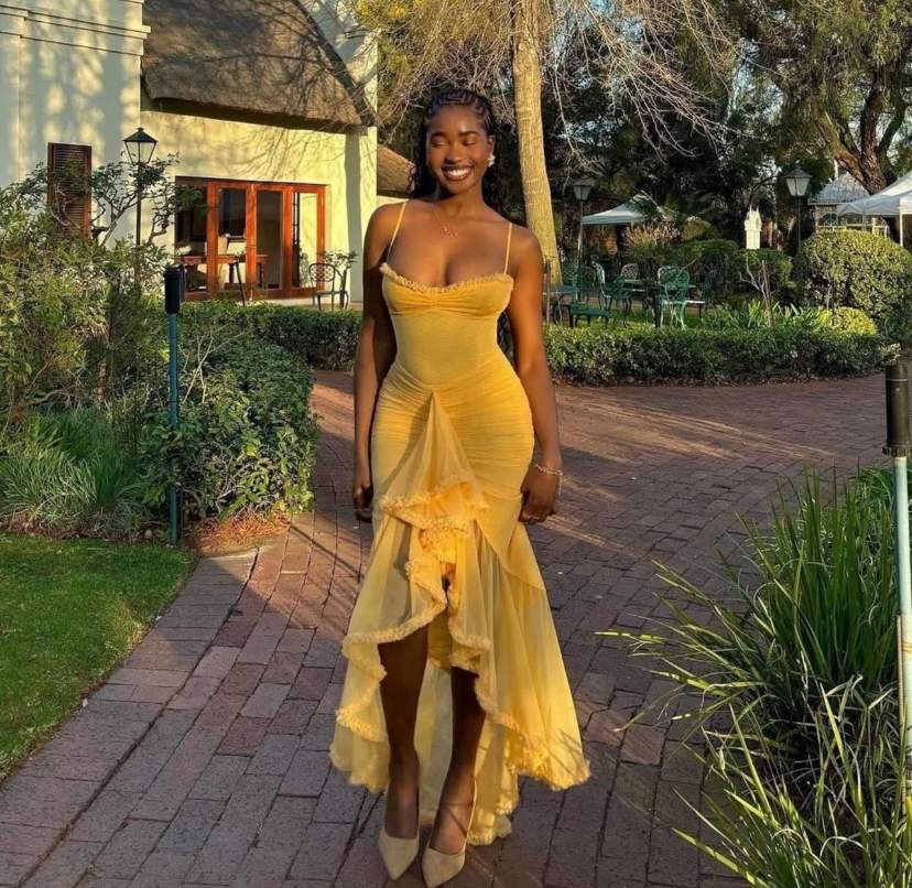 Longue robe jaune - 0 - Dresses (Women)  on Aster Vender