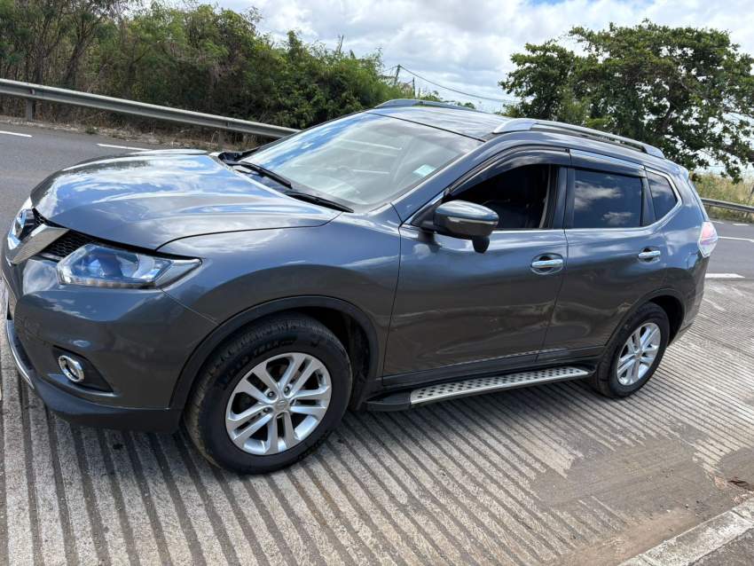 Nissan X-Trail  2014 - 2 - SUV Cars  on Aster Vender