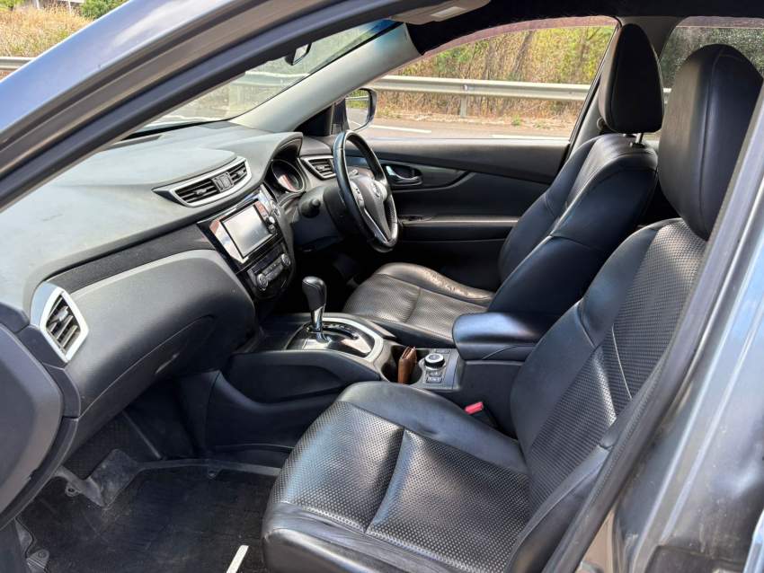 Nissan X-Trail  2014 - 1 - SUV Cars  on Aster Vender