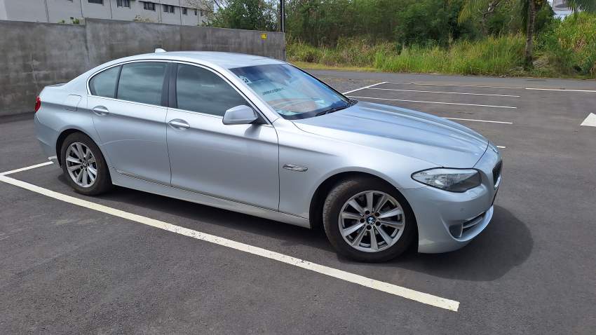 BMW523i - 2 - Luxury Cars  on Aster Vender