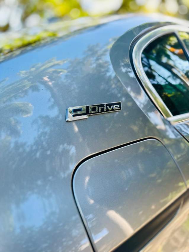 BMW 530e Plug-In Hybrid  2019 - 6 - Luxury Cars  on Aster Vender