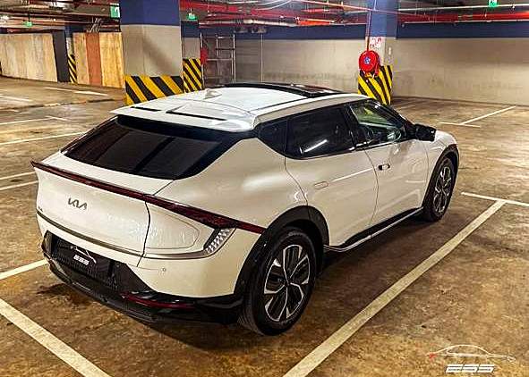 KIA EV6 (Fully Electric)  2022 - 5 - SUV Cars  on Aster Vender