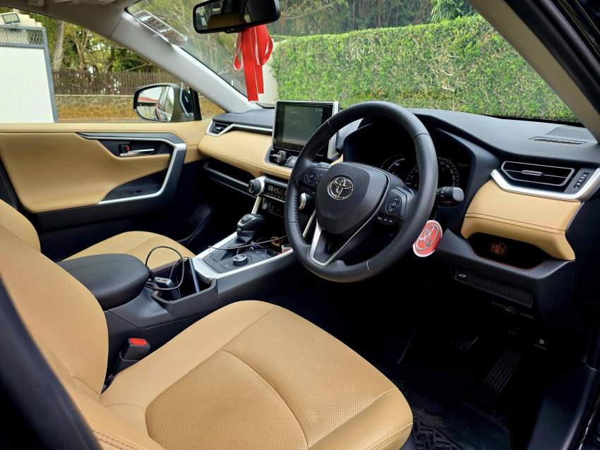 TOYOTA RAV4  2024 - 6 - Family Cars  on Aster Vender