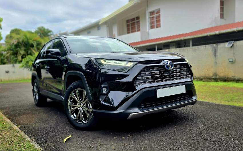 TOYOTA RAV4  2024 - 1 - Family Cars  on Aster Vender