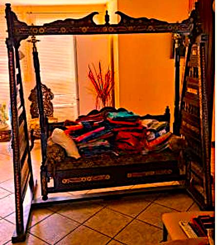 ANTIQUE CRAFTED CARVED SOLID WOOD SWING - 0 - Living room sets  on Aster Vender