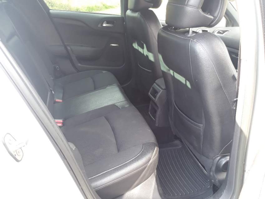 2016 Citroen DS4 1.6 VTI 120 - 6 - Luxury Cars  on Aster Vender