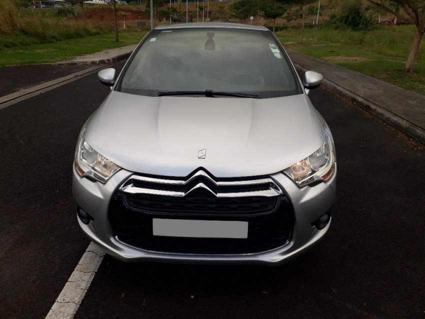 2016 Citroen DS4 1.6 VTI 120 - 1 - Luxury Cars  on Aster Vender