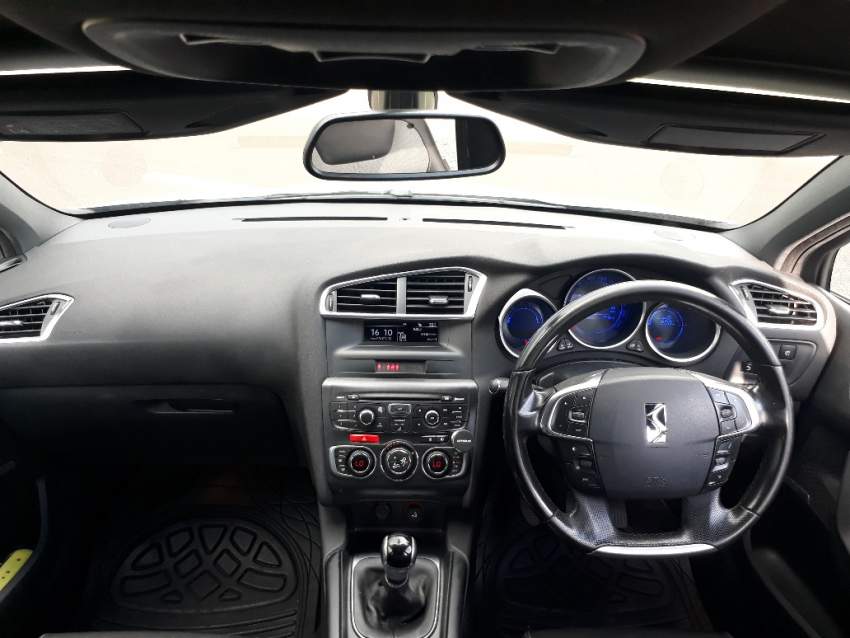 2016 Citroen DS4 1.6 VTI 120 - 8 - Luxury Cars  on Aster Vender