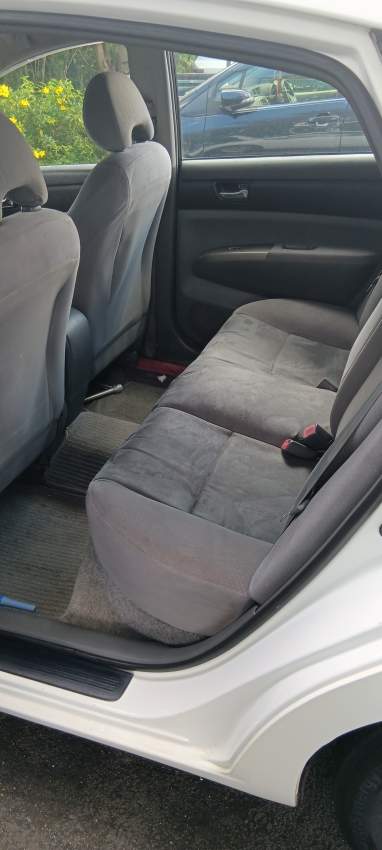 Toyota Prius Dec 2011 - 5  on Aster Vender