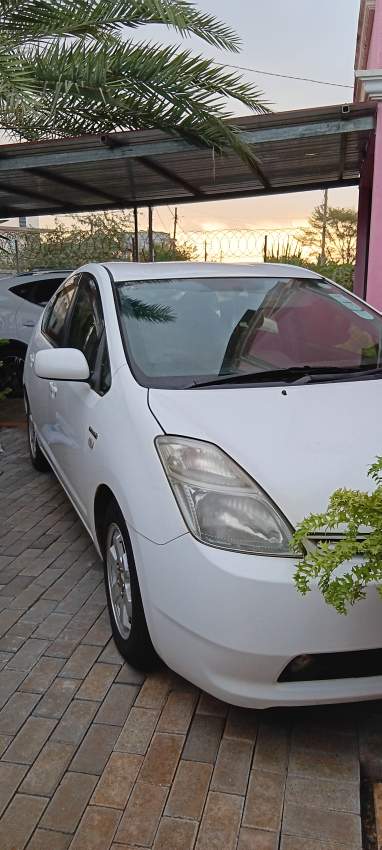 Toyota Prius Dec 2011 - 1 - Family Cars  on Aster Vender