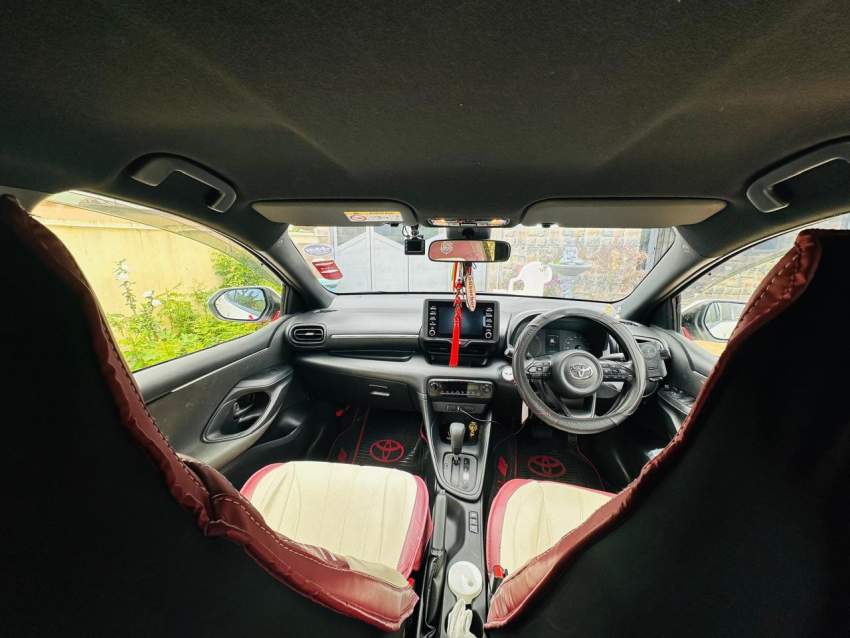 TOYOTA YARIS (2021) - 6 - Compact cars  on Aster Vender