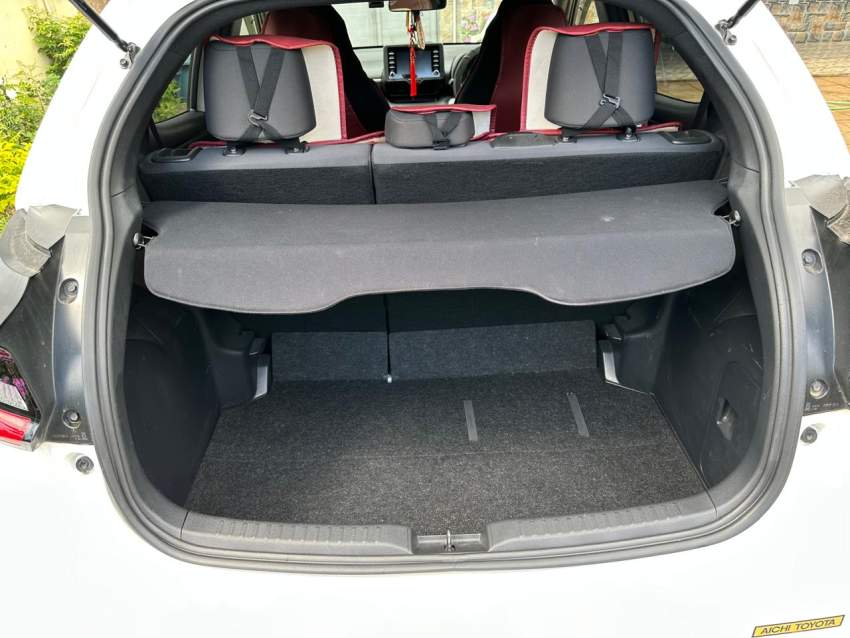 TOYOTA YARIS (2021) - 5 - Compact cars  on Aster Vender