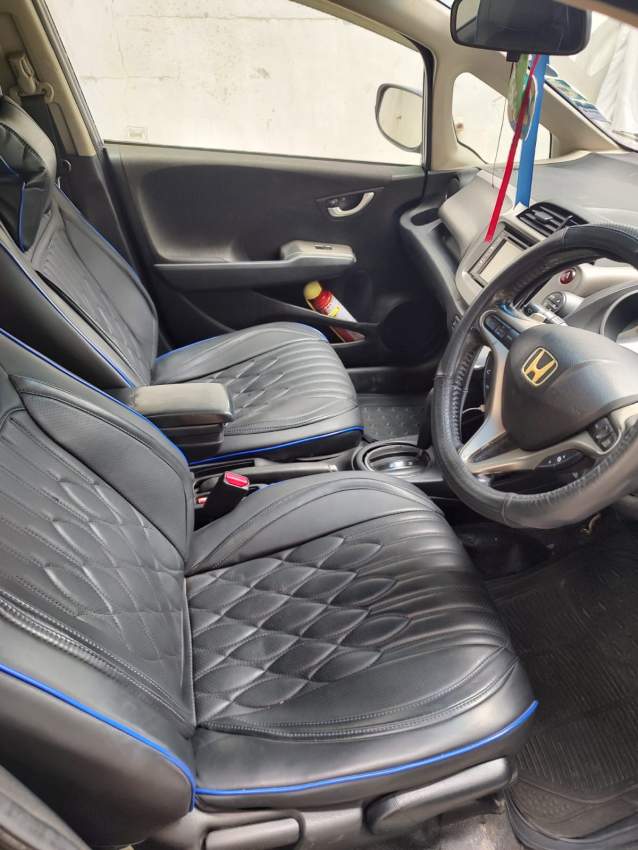 Honda Fit 2011 (Hybrid / Automatic) - 6 - Compact cars  on Aster Vender