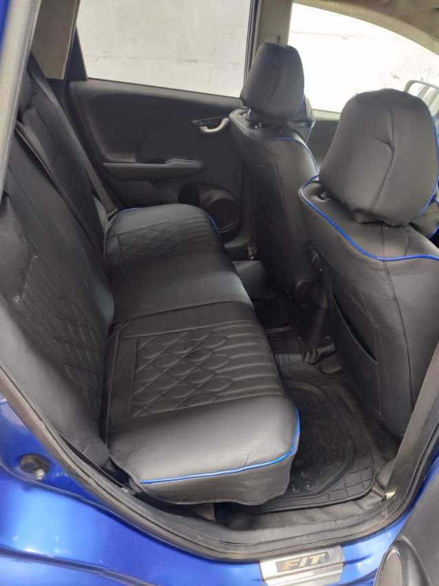 Honda Fit 2011 (Hybrid / Automatic) - 5 - Compact cars  on Aster Vender