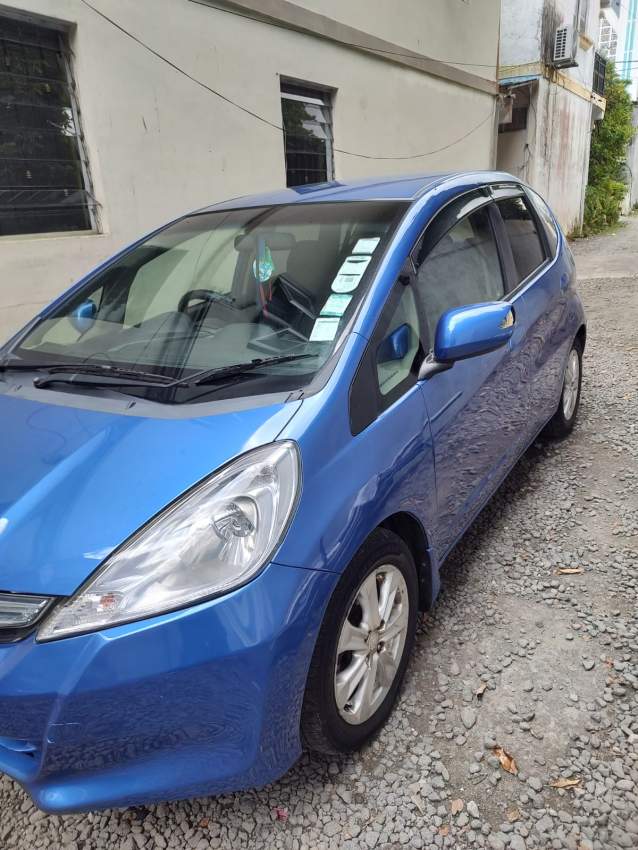 Honda Fit 2011 (Hybrid / Automatic) - 2 - Compact cars  on Aster Vender