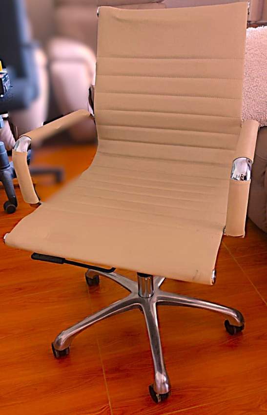 office conference table chairs - 1 - Others  on Aster Vender