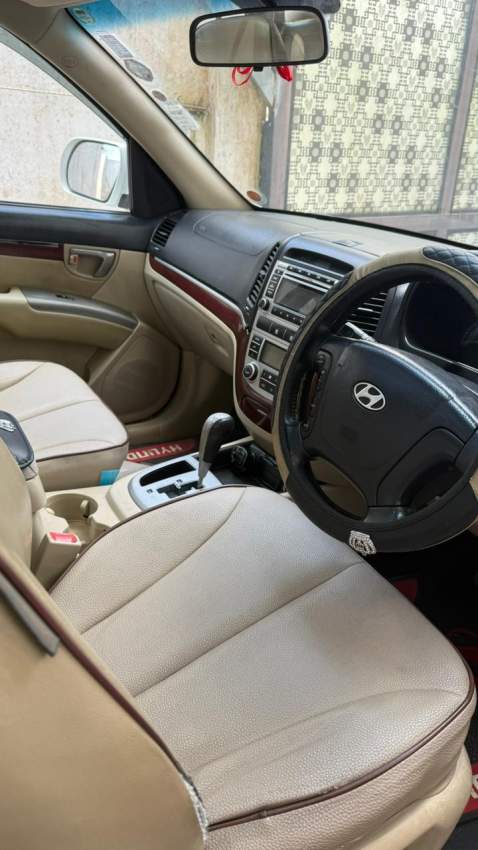 HYUNDAI SANTA FE 2009 - 5 - SUV Cars  on Aster Vender
