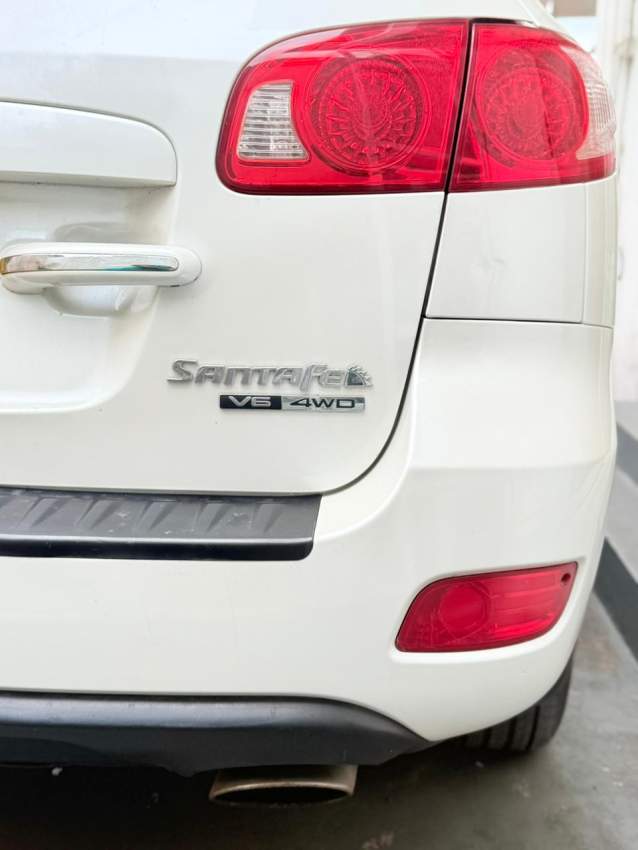 HYUNDAI SANTA FE 2009 - 3 - SUV Cars  on Aster Vender