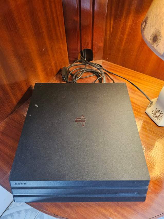 Ps4 Pro 1TB - 1 - PlayStation 4 (PS4)  on Aster Vender