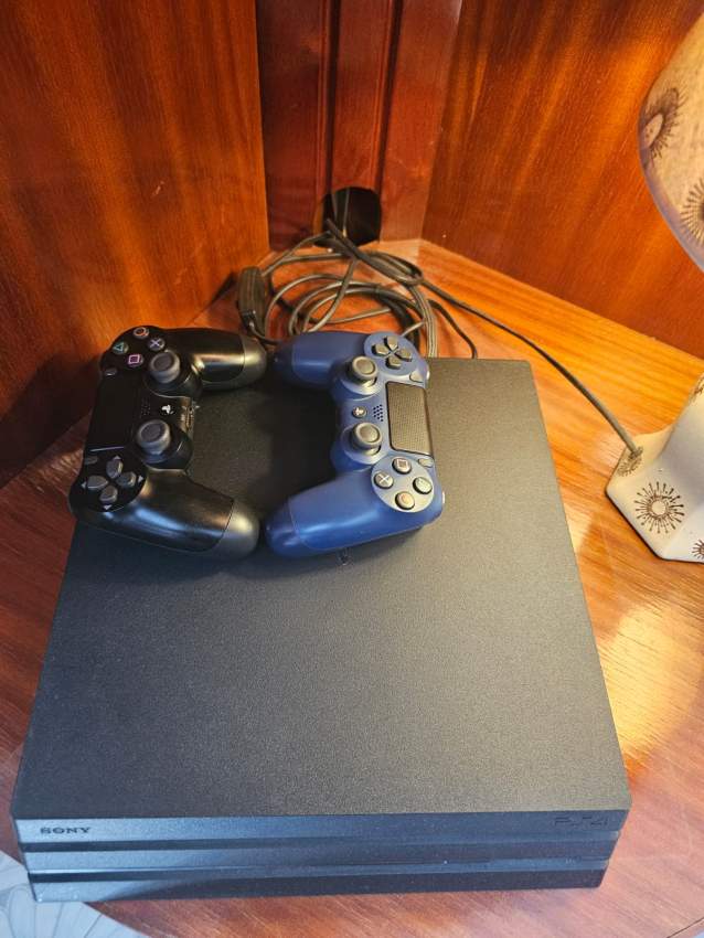 Ps4 Pro 1TB - 2 - PlayStation 4 (PS4)  on Aster Vender
