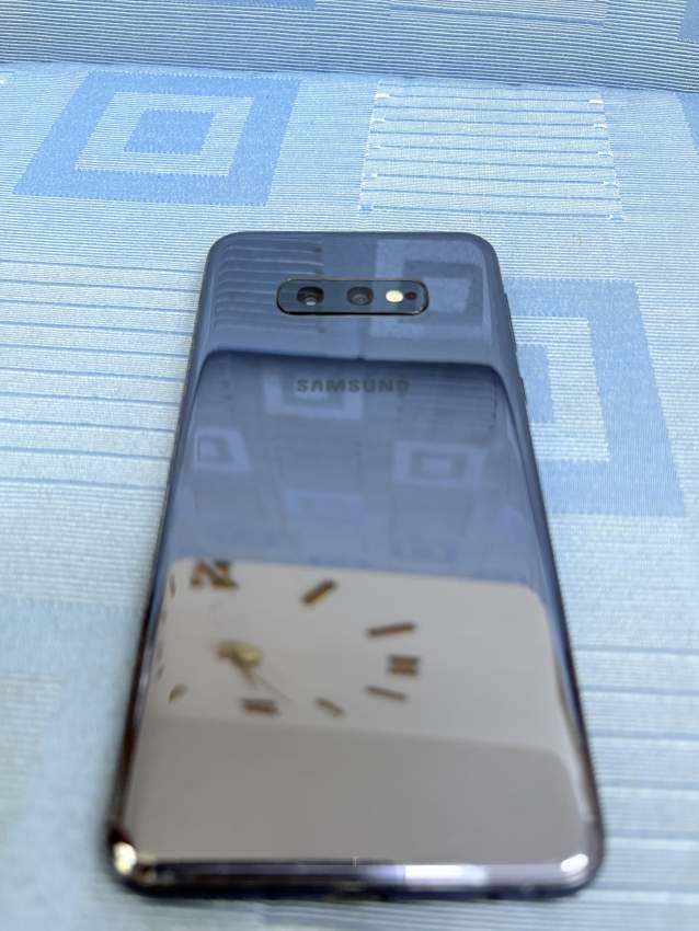 Samsung Galaxy S10e - 1 - Android Phones  on Aster Vender