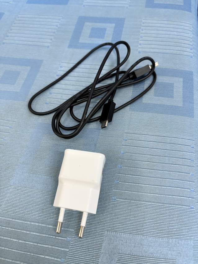 Samsung Galaxy S10e - 2 - Android Phones  on Aster Vender