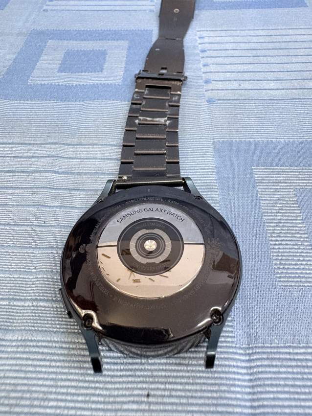 Samsung Galaxy Watch 4 - 2 - Smartwatch  on Aster Vender