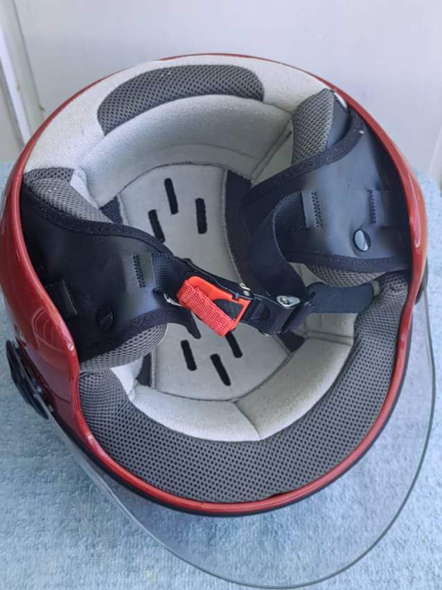 casque-jet , gant , ensemble de pluie , gilet jaune