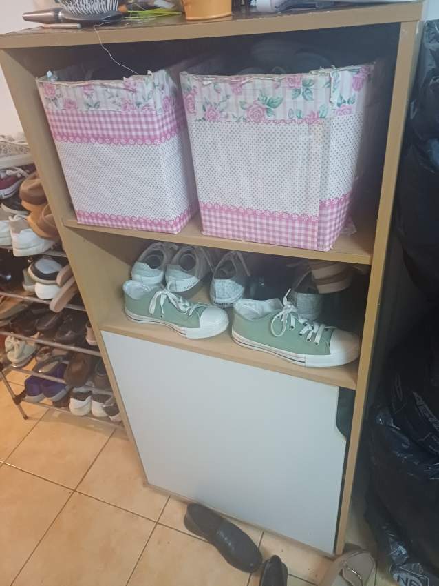 long shelves on Aster Vender