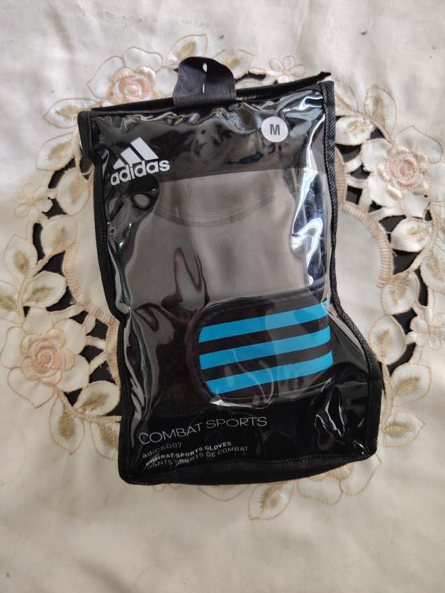 Boxing glove - 1 - Fitness & gym equipment  on Aster Vender