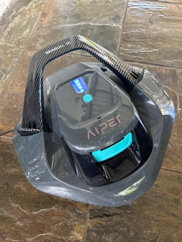 Aiper Seagull SE – Cordless Pool Cleaning Robot
