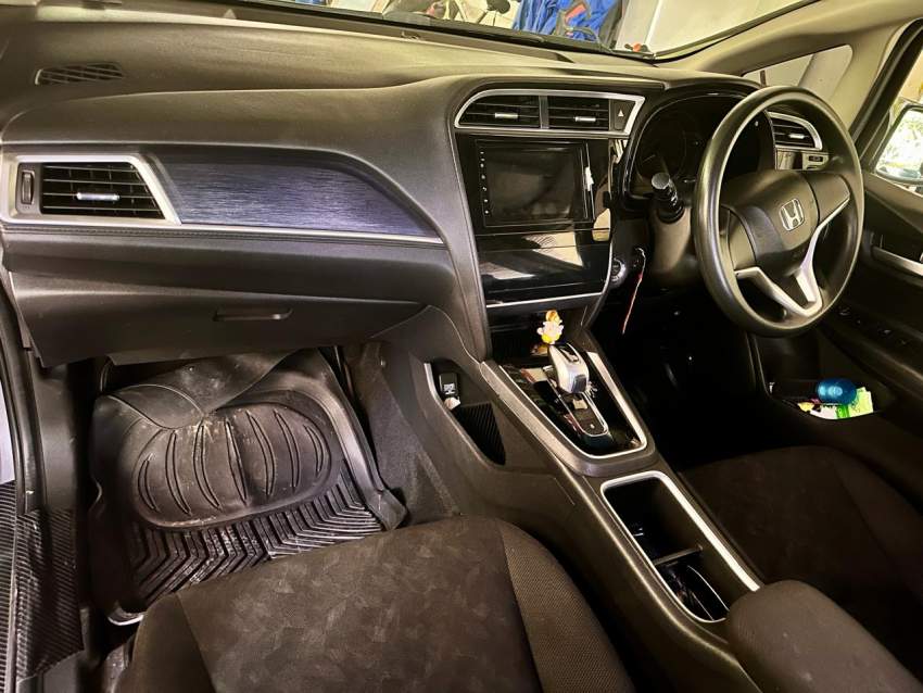 Honda Shuttle 2018 - 4 - Family Cars  on Aster Vender