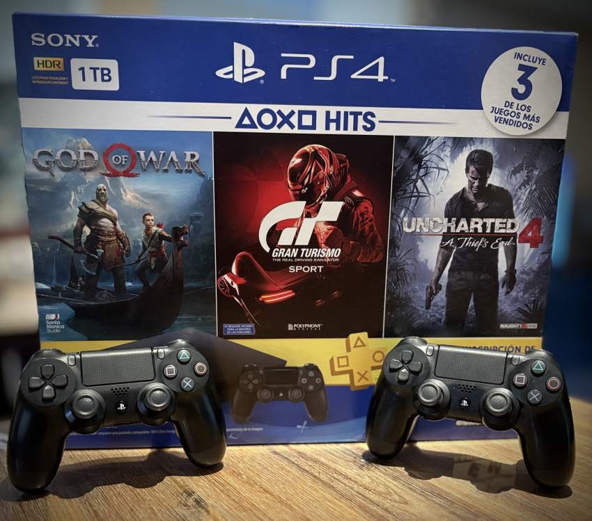 PS4 Slim 1 Tb+2 Controllers+ 2 games - Quality: 10/10