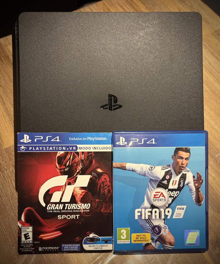 PS4 Slim 1 Tb+2 Controllers+ 2 games - Quality: 10/10 - 5 - PlayStation 4 (PS4)  on Aster Vender