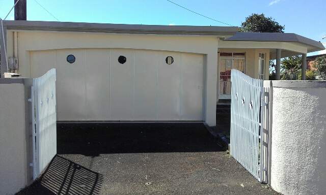 Furnished House 200M2 on 10 Perches - 1 - House  on Aster Vender