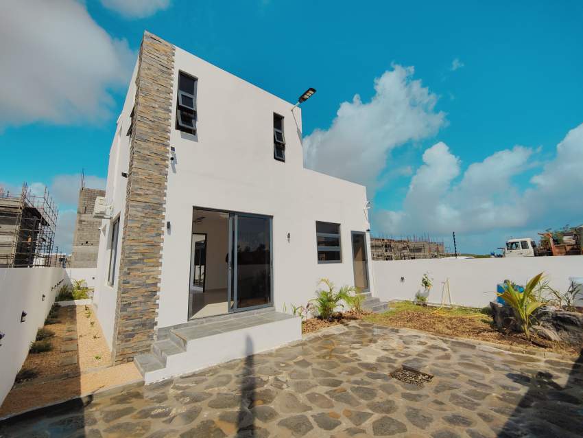 VILLA FOR SALE – CHEMIN 20 PIEDS, GRAND BAIE