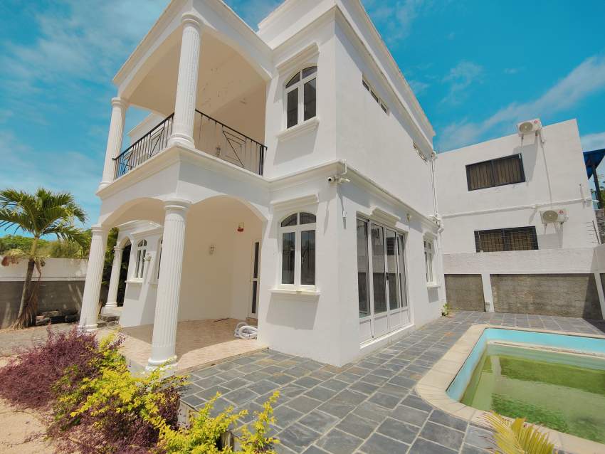 2 VILLAS FOR SALE – CALODYNE
