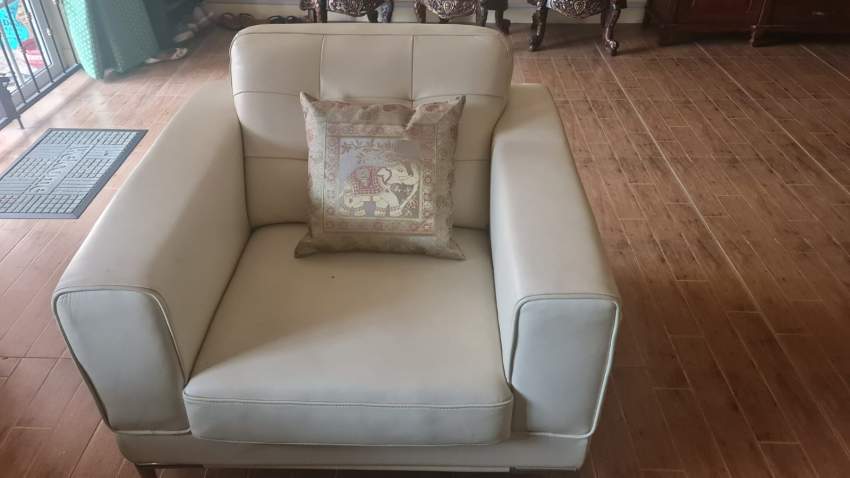 KUKA SOFA LEATHER - 3 +1+1+1 = 6 SEATER -  IVORY COLOUR - - 2 - Sofas couches  on Aster Vender