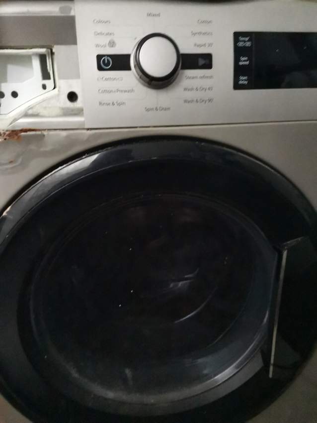 Whirlpool Washer and dryer on Aster Vender