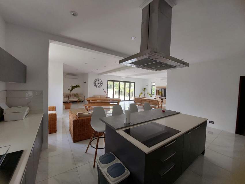 Fully Furnished Luxury Villa for Sale – Résidence Mont Choisy - 2  on Aster Vender